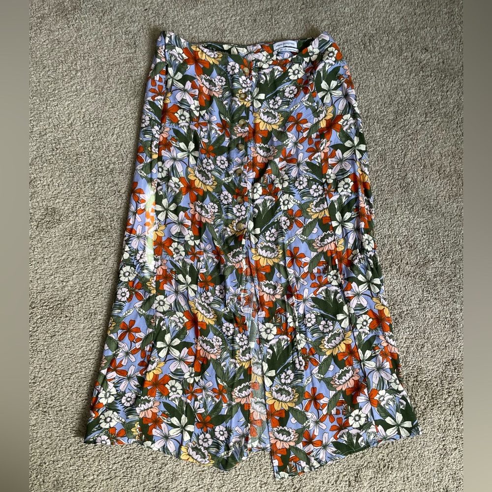 UO NATALIA SIDE BUTTON SATIN MIDI SKIRT